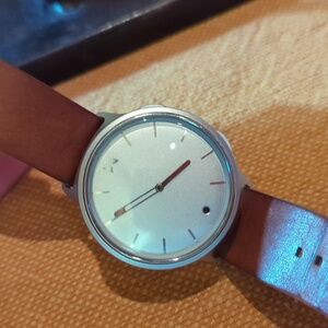 Misfit Phase Watch. Leather Band and spare white band. Beautiful.